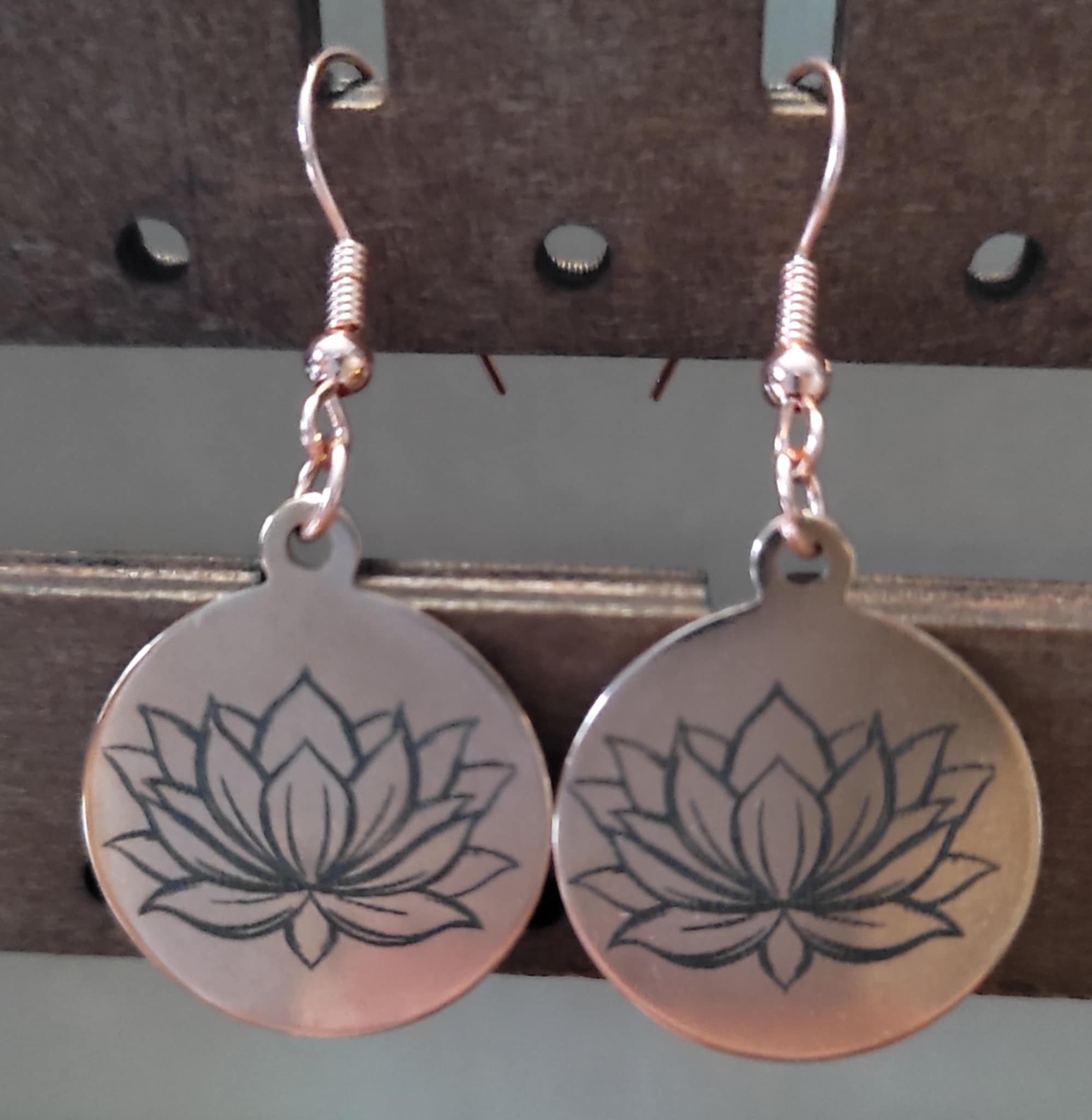 Boucle d'oreille rose